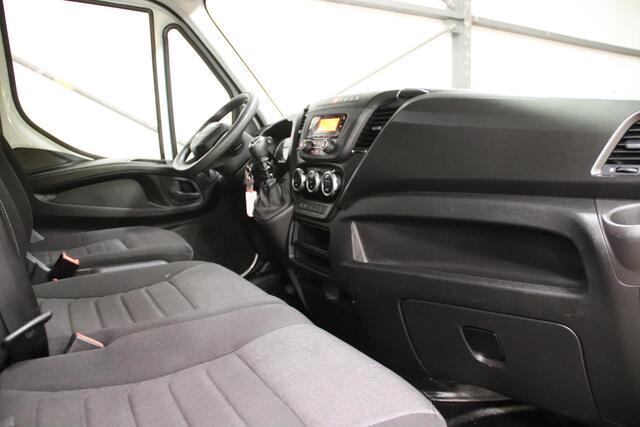 Iveco 35C14 2.3 KIPPER MET 3500 KG TREKVERMOGEN 