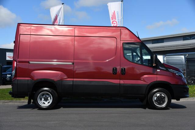 Iveco 40C 210 3.0L L2H2 Luchtvering Air Pro Full Options! Dubbellucht, Adaptieve Cruise, Camera, 3500KG Trekhaak, 2 x Schuifdeur, Clima, 210PK, Kasten wanden, Uniek! Dubbel lucht, DL