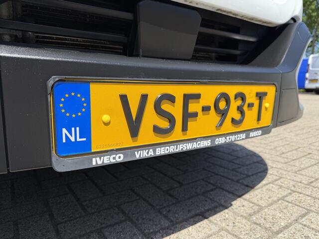 Iveco 40C18 3.0L Himatic automaat / oprijwagen / autoambulance / autotransport / Witteveen / vaste prijs rijklaar ¤ 41.950 ex btw / lease vanaf ¤ 685 / electrische lier / trekhaak 3500 kg !
