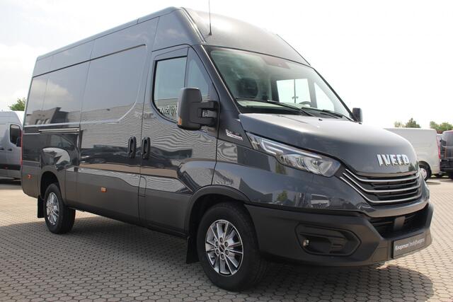 Iveco DAILY 35S18A8 3.0 180pk 352 L2H2 | Automaat | Navi | Camera | L+R Zijdeur | Adap. Cruise | Gev. Stoel | Clima | 3500kg trekgew. | Lease 806,- p/m