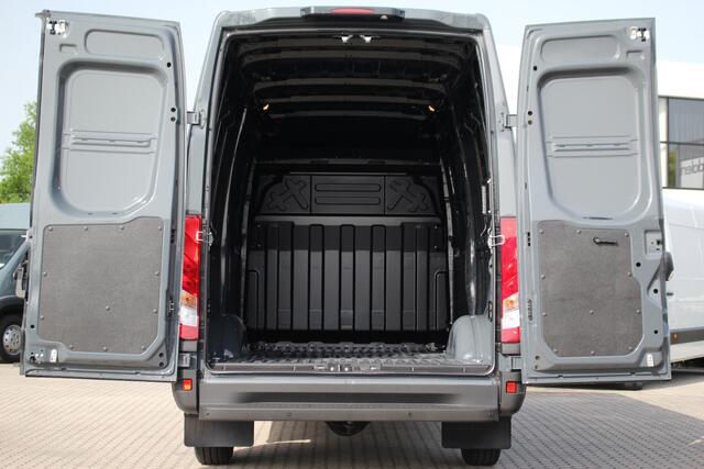 Iveco DAILY 35S18A8 3.0 180pk 352 L2H2 | Automaat | Navi | Camera | L+R Zijdeur | Adap. Cruise | Gev. Stoel | Clima | 3500kg trekgew. | Lease 806,- p/m