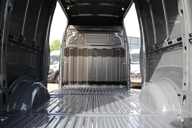 Iveco DAILY 35S18A8 3.0 180pk 352 L2H2 | Automaat | Navi | Camera | L+R Zijdeur | Adap. Cruise | Gev. Stoel | Clima | 3500kg trekgew. | Lease 806,- p/m