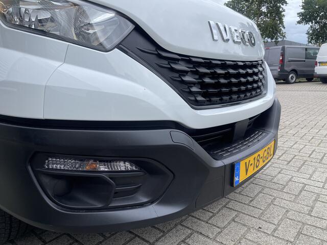 Iveco DAILY 35S16V 2.3 L2H2 160pk / vaste prijs rijklaar ¤ 27.950 ex btw / lease vanaf ¤ 500 / climate control / mag 3500 kg trekken / 270 graden achterdeuren / euro 6 diesel !