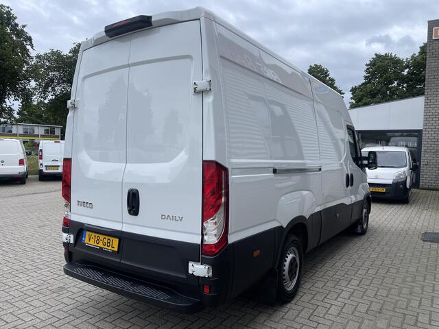 Iveco DAILY 35S16V 2.3 L2H2 160pk / vaste prijs rijklaar ¤ 27.950 ex btw / lease vanaf ¤ 500 / climate control / mag 3500 kg trekken / 270 graden achterdeuren / euro 6 diesel !