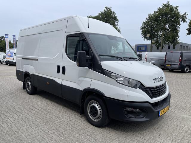 Iveco DAILY 35S16V 2.3 handgeschakeld 160pk L2H2 / mag 3500 kg trekken / lease vanaf ¤ 500 / vaste prijs rijklaar ¤ 27.950 ex btw / climate control / opstap + parkeersensoren achter !