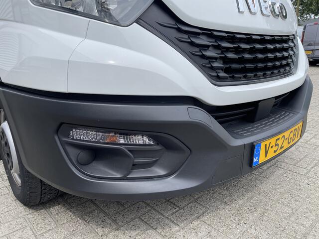 Iveco DAILY 35S16V 2.3 handgeschakeld 160pk L2H2 / mag 3500 kg trekken / lease vanaf ¤ 500 / vaste prijs rijklaar ¤ 27.950 ex btw / climate control / opstap + parkeersensoren achter !