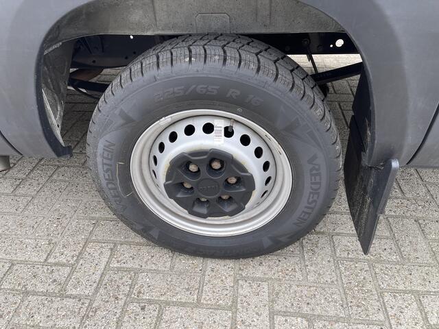 Iveco DAILY 35S16V 2.3 handgeschakeld 160pk L2H2 / mag 3500 kg trekken / lease vanaf ¤ 500 / vaste prijs rijklaar ¤ 27.950 ex btw / climate control / opstap + parkeersensoren achter !