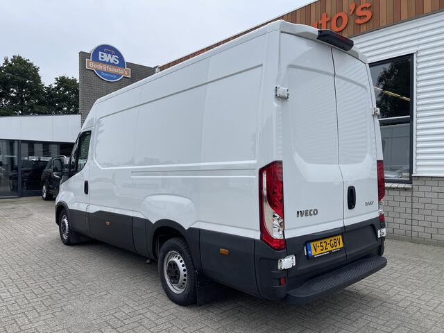 Iveco DAILY 35S16V 2.3 handgeschakeld 160pk L2H2 / mag 3500 kg trekken / lease vanaf ¤ 500 / vaste prijs rijklaar ¤ 27.950 ex btw / climate control / opstap + parkeersensoren achter !