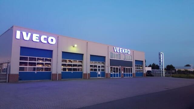 Iveco DAILY 35S14 Automaat, Laadbak met D-Hollandia laadklep 750 KG