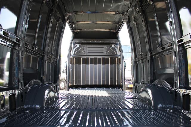 Iveco DAILY 35S18A8 3.0 180pk L4H2 | Automaat | Navi | Camera | Adap. Cruise | Gev. Stoel | Clima | L+R Zijdeur | 3500kg trekgew. | Lease 719,- p/m