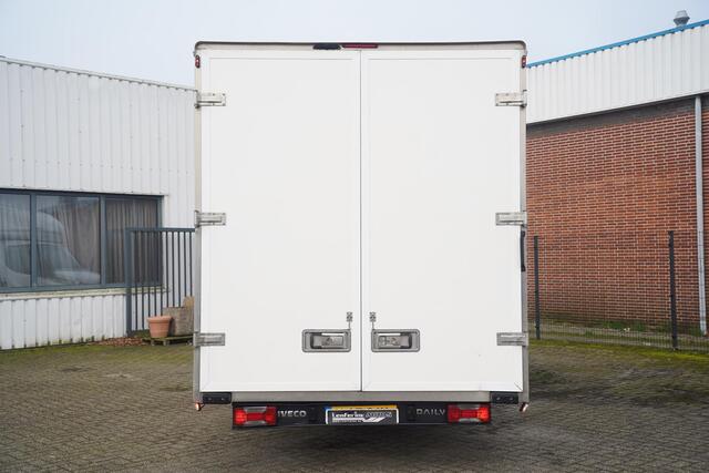Iveco DAILY 35C14 140 pk Bakwagen met Deuren 30m3 Airco ECC, Cruise Control, Luchtvering, LxBxH 530x227x240 cm
