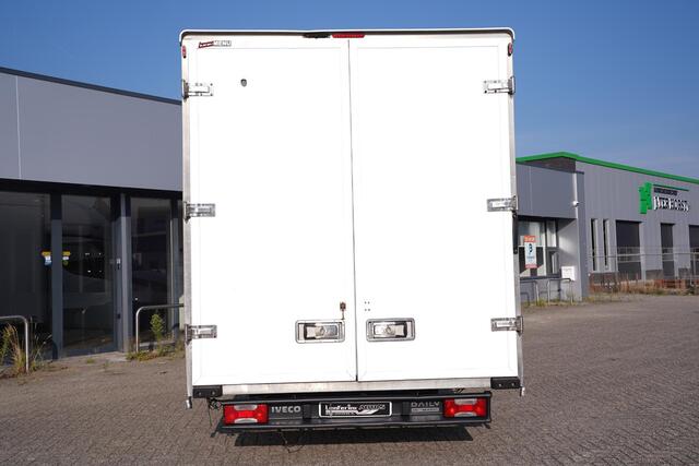 Iveco DAILY 35C14 140 pk Automaat Bakwagen 30M3 Airco, Camera Luchtvering, Dakspoiler, Dubbel Lucht LxBxH 530x227x240 cm, 3-Zits