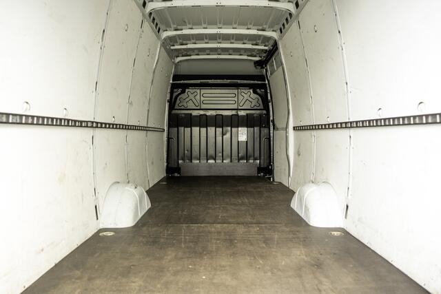 Iveco DAILY 35S16V 2.3 L4H2 | Euro 6 | 157 PK | Airco | Camera | 3500 KG Trekgewicht | MF Stuur | 3-Persoons