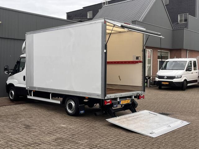 Iveco DAILY 35S16V 2.3 160pk Bakwagen 500kg laadklep Automaat 8 traps Airco Stuurwielbediening Telefoonverbinding 3-Persoons Euro 6 Bakwagen 1e eigenaar