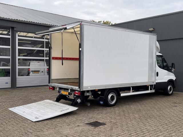 Iveco DAILY 35S16V 2.3 160pk Bakwagen 500kg laadklep Automaat 8 traps Airco Stuurwielbediening Telefoonverbinding 3-Persoons Euro 6 Bakwagen 1e eigenaar
