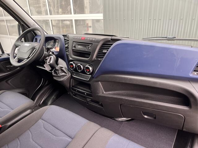 Iveco DAILY 35S16V 2.3 160pk Bakwagen 500kg laadklep Automaat 8 traps Airco Stuurwielbediening Telefoonverbinding 3-Persoons Euro 6 Bakwagen 1e eigenaar