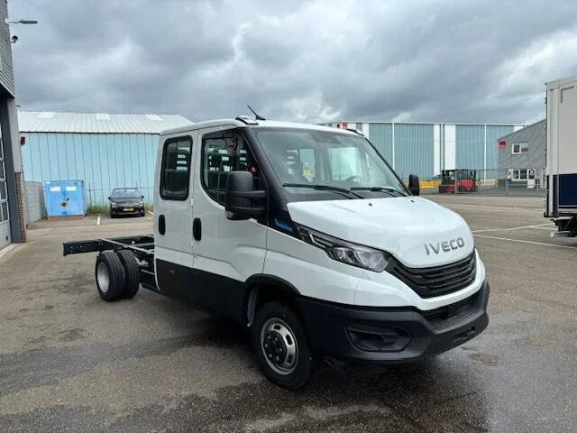Iveco DAILY MY22 42C14DE eDAILY dubbele cabine