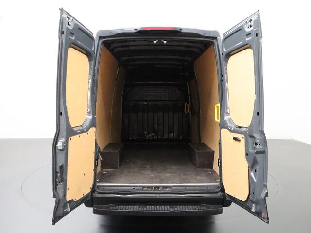 Iveco DAILY 35S14 Hi-Matic Automaat L2H2 | 3500Kg TG | Airco | Cruise | Betimmering |