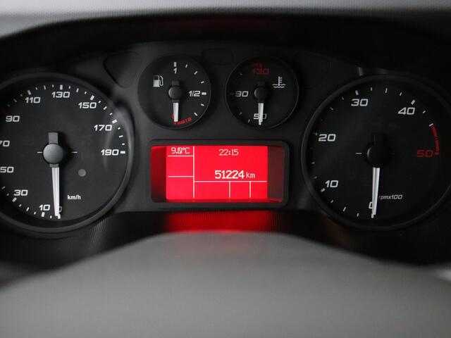 Iveco DAILY 35S14 Hi-Matic Automaat L2H2 | 3500Kg TG | Airco | Cruise | Betimmering |