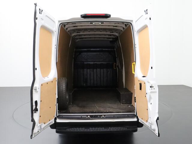 Iveco DAILY 35S14 L2H2 | Airco | Cruise | Betimmering | 3-Persoons