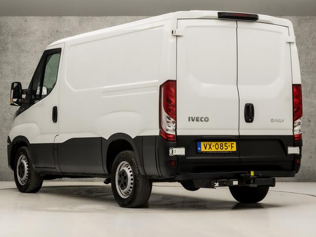 Iveco DAILY 35S13V 2.3 300 H1 (3 ZITS, NAP, COMFORT STOELEN, RADIO, ELEK PAKKET, TREKHAAK, NIEUWE APK, NIEUWSTAAT)