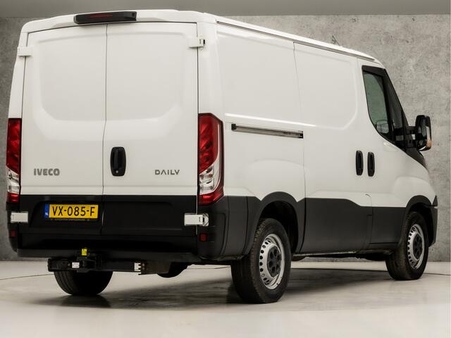 Iveco DAILY 35S13V 2.3 300 H1 (3 ZITS, NAP, COMFORT STOELEN, RADIO, ELEK PAKKET, TREKHAAK, NIEUWE APK, NIEUWSTAAT)