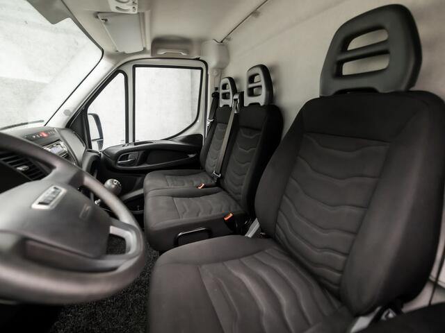 Iveco DAILY 35S13V 2.3 300 H1 (3 ZITS, NAP, COMFORT STOELEN, RADIO, ELEK PAKKET, TREKHAAK, NIEUWE APK, NIEUWSTAAT)