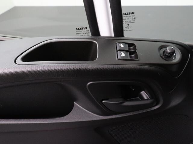Iveco DAILY 35S14 Hi-Matic Automaat L2H2 | 3500Kg Trekhaak | Airco | Cruise | 3-Persoons | Betimmering
