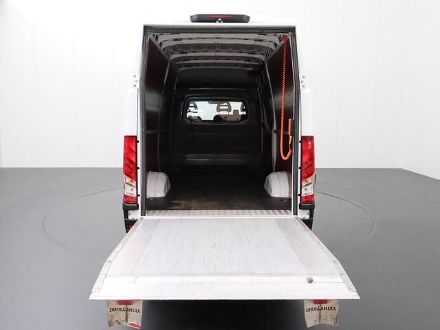 Iveco DAILY 35S14 L2H2 Hi-Matic Automaat | Laadklep | Laadlift | Navigatie | Camera | 3-Persoons