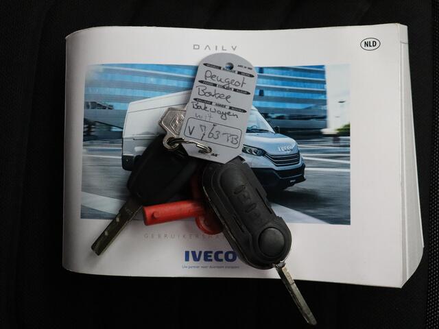 Iveco DAILY 35S14 L2H2 Hi-Matic Automaat | Laadklep | Laadlift | Navigatie | Camera | 3-Persoons