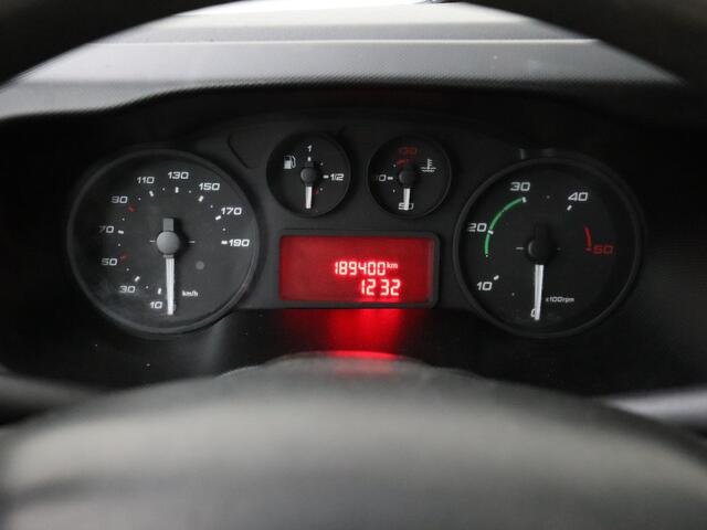 Iveco DAILY 35S13V L2H1 | 3500Kg Trekhaak | Airco | Cruise | Betimmering