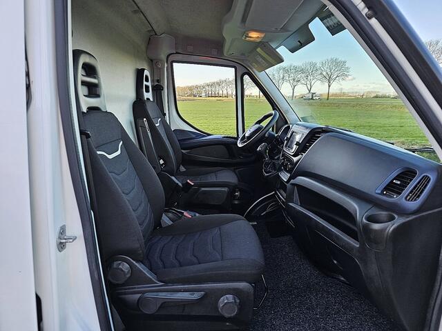 Iveco DAILY 35S16V 2.3 352 L2H1 2xZijdeur Automaat 3.5T-AHG LED Navi Airco 156Pk Euro6!