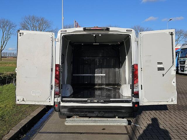 Iveco DAILY 35S16V 2.3 352 L2H1 2xZijdeur Automaat 3.5T-AHG LED Navi Airco 156Pk Euro6!