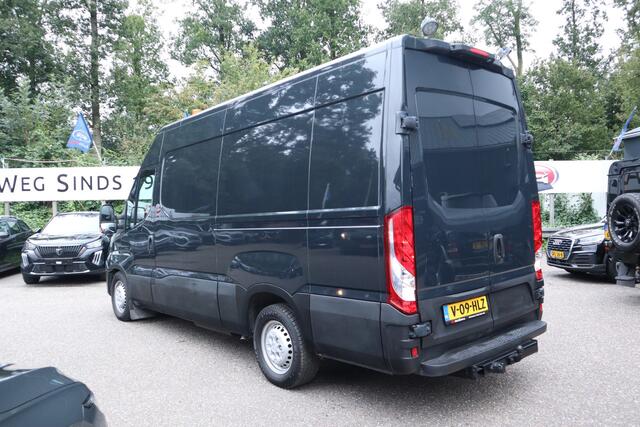 Iveco DAILY 35S14V 2.3 352 H3 L- Navigatie, L3 H3, Trekhaak, Airco