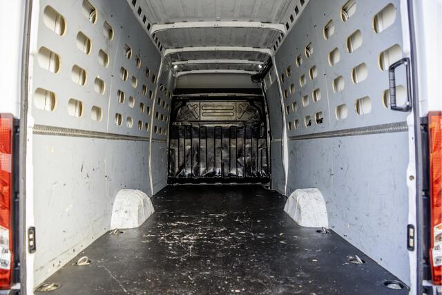 Iveco DAILY 35S14V 2.3 L4H2 | Automaat | Euro 6 | Cruise | Climate | 3500 KG Trekgewicht | Trekhaak