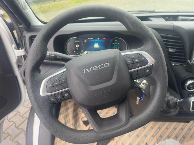Iveco DAILY 35C18 180 pk H6 Chassis 4100 mm Dubbel lucht Navi, Airco ECC, Cruise, LED Koplampen, Nwe Model, 3-Zits