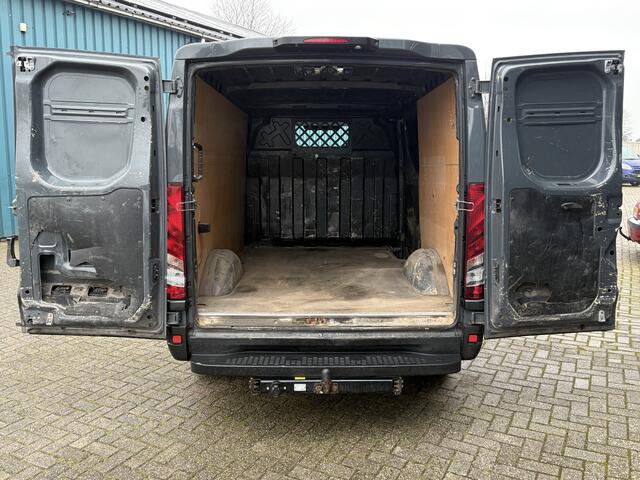 Iveco DAILY 35S 180Pk 18V 3.0 300 H1 / 3500KG TREKGEWICHT / Trekhaak / Apk t/m 05-02-2026