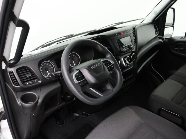Iveco DAILY 35S14 Hi-Matic Automaat L2H2 | 3500Kg Trekhaak | Airco | Cruise | 3-Persoons | Betimmering