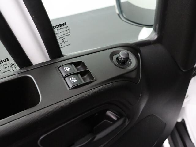 Iveco DAILY 35S14 Hi-Matic Automaat L2H2 | 3500Kg Trekhaak | Airco | Cruise | 3-Persoons | Betimmering