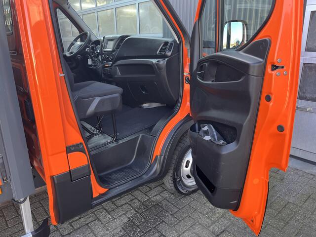Iveco DAILY 35C14 2.3 375 Trekhaak 3500kg Laadklep 500kg Navigatie Open laadbak Pick-up Euro 6 Bpm vrij Bakwagen p-up 136pk 1e eigenaar Dealer onderhouden