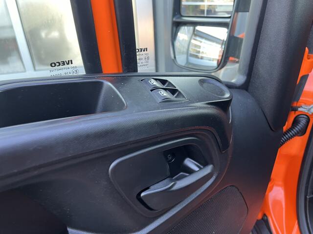 Iveco DAILY 35C14 2.3 375 Trekhaak 3500kg Laadklep 500kg Navigatie Open laadbak Pick-up Euro 6 Bpm vrij Bakwagen p-up 136pk 1e eigenaar Dealer onderhouden