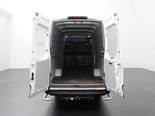 Iveco DAILY Hi-Matic Automaat L3H2 | 3500Kg Trekhaak | Airco | Cruise | 3-Persoons | Betimmering