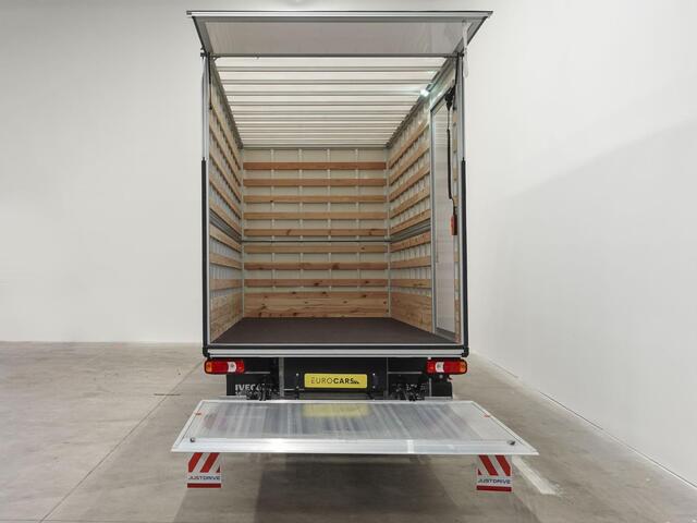 Iveco DAILY 40C18 3.0 180pk Automaat Bakwagen Laadklep 440x211x235 Airco Cruise control LED Navi Camera