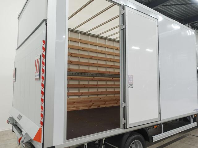Iveco DAILY 40C18 3.0 180pk Automaat Bakwagen Laadklep 440x211x235 Airco Cruise control LED Navi Camera