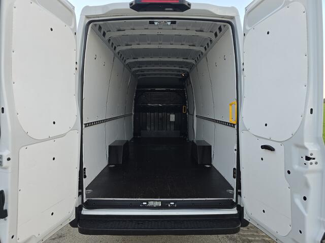Iveco DAILY 35S18HV 3.0 410 H2 - 180 Pk - Euro 6 - ParkeerCamera - Airco - Cruise Control