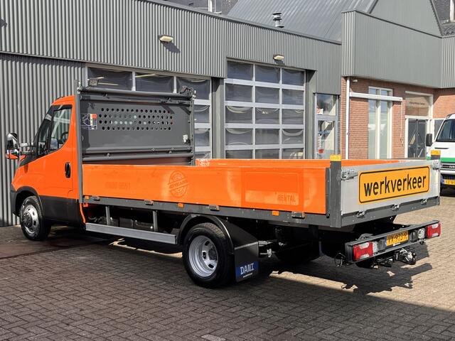 Iveco DAILY 35C15 2.3 375 Trekhaak 3500kg Open laadbak Pick-up Euro 5 Winterdienst Bpm vrij Bakwagen Nido voorbereiding p-up 1e eigenaar Dealer onderhouden Pick-up P-up