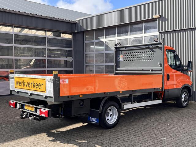 Iveco DAILY 35C15 2.3 375 Trekhaak 3500kg Open laadbak Pick-up Euro 5 Winterdienst Bpm vrij Bakwagen Nido voorbereiding p-up 1e eigenaar Dealer onderhouden Pick-up P-up