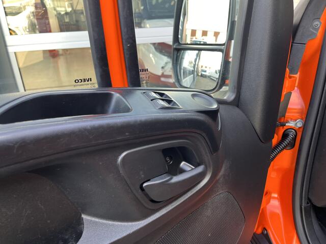 Iveco DAILY 35C15 2.3 375 Trekhaak 3500kg Open laadbak Pick-up Euro 5 Winterdienst Bpm vrij Bakwagen Nido voorbereiding p-up 1e eigenaar Dealer onderhouden Pick-up P-up
