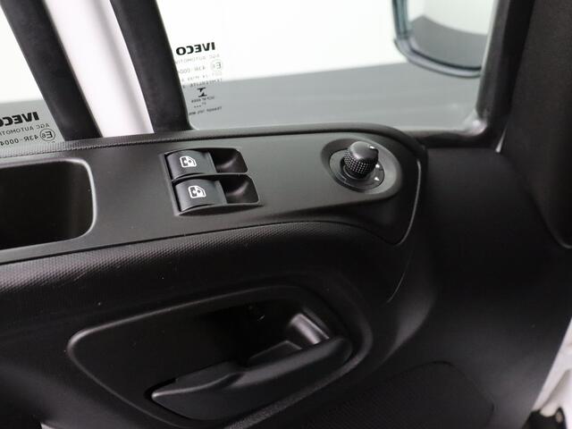 Iveco DAILY 35C16 Bakwagen+Laadklep | Airco | 3-Persoons | 750Kg Laadklep