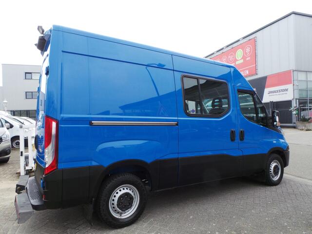 Iveco DAILY 35S17V 3.0 352 DC 3500kg trekgewicht, 5 persoons